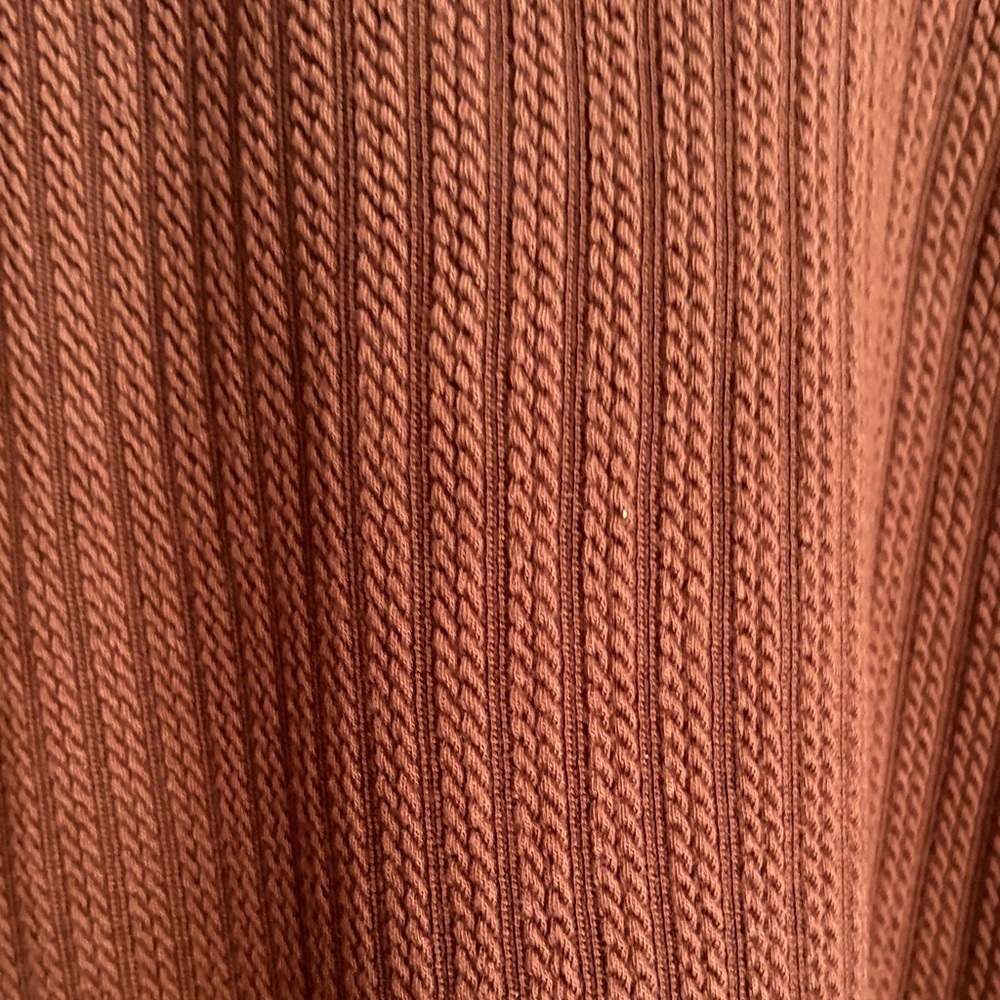 Elegant Brown Ribbed Crew Neck Sweater button detail - Picture 3 of 8